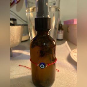 Energy cleansing spray with bracelet